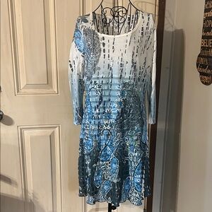 Chic Blue and White Paisley Long Sleeve Dress